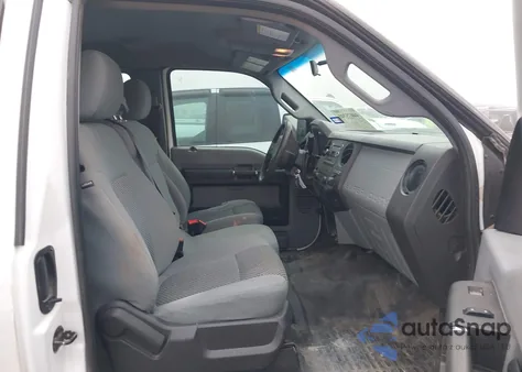 2015 Ford F-250 Xl z USA, uszkodzony, nr VIN 1FT7X2B65FEB69031